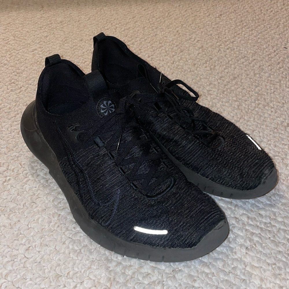 Gym shoes